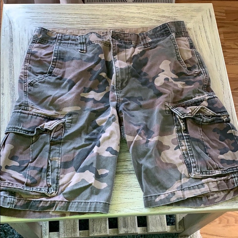 Men’s old navy cargo shorts